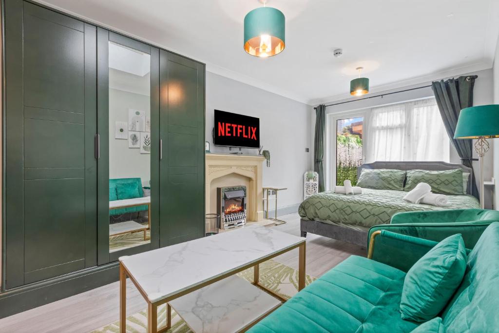 Studio with Garden View 2